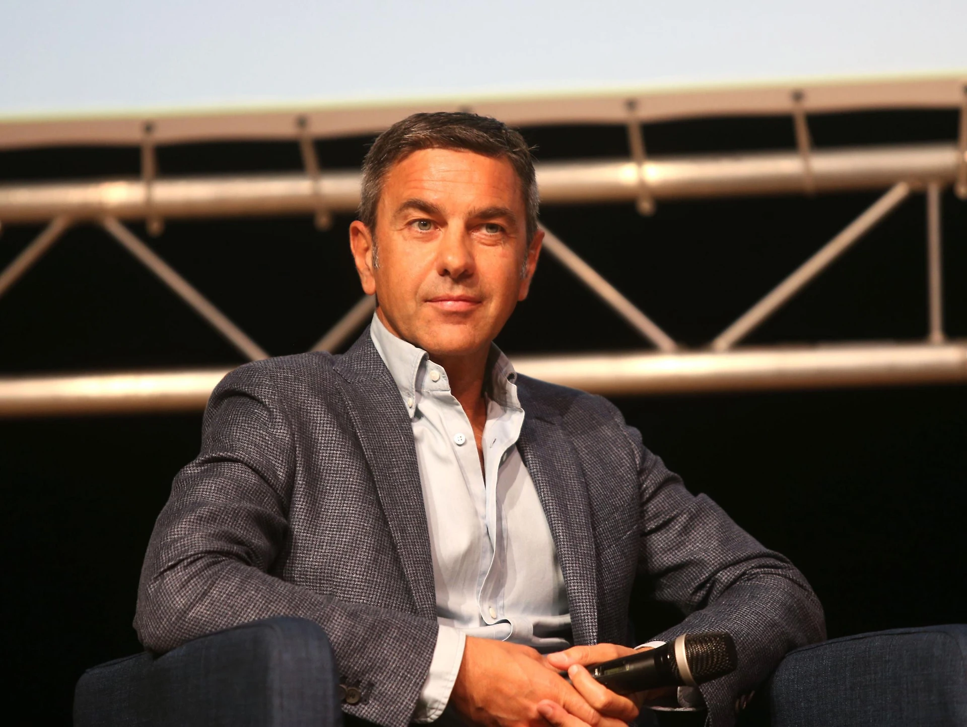 Delirio Costacurta, l'idea da presidente: rivoluzione sull'inno nazionale, cosa vuol combinare