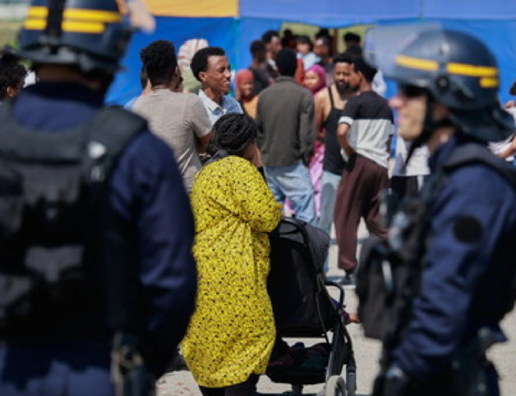 Gran Bretagna, la "guida" per i migranti su stupro e violenza: imbarazzo a sinistra