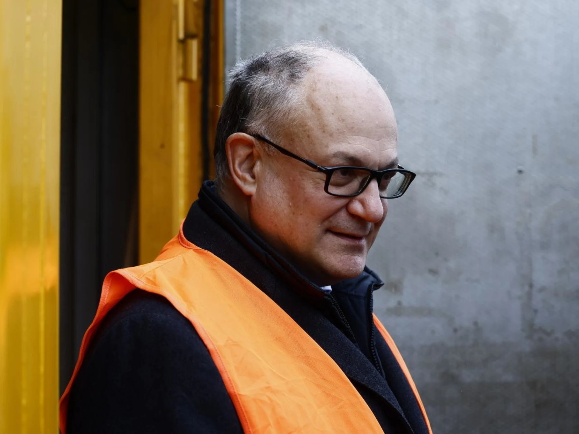 Roberto Gualtieri, un flop pirotecnico: ospitare migranti? Si propongono in tre