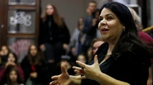 Michela Murgia, basta un tweet di Carlo Calenda per imbarazzarla: "Matria? Concetto ridicolo"