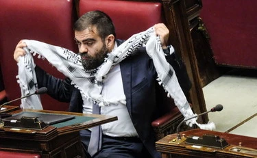 Grimaldi di Avs, "quando necessario": Avs sogna l'esproprio proletario delle case private