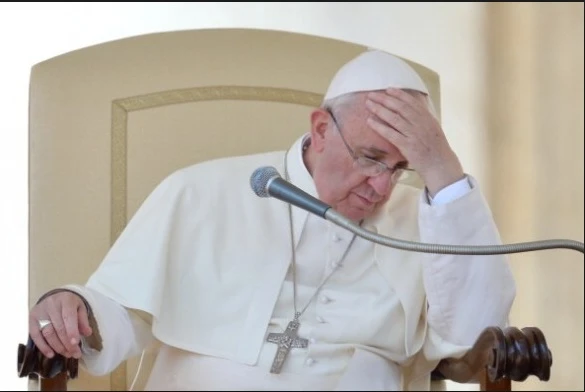Crollo di fedeli alle udienze del mercoledì: Papa Francesco s'è perso per strada due fedeli su tre