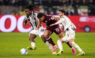 Serie A, derby della Mole senza gol: Juve-Toro 0-0 con Di Gregorio e Paleari protagonisti