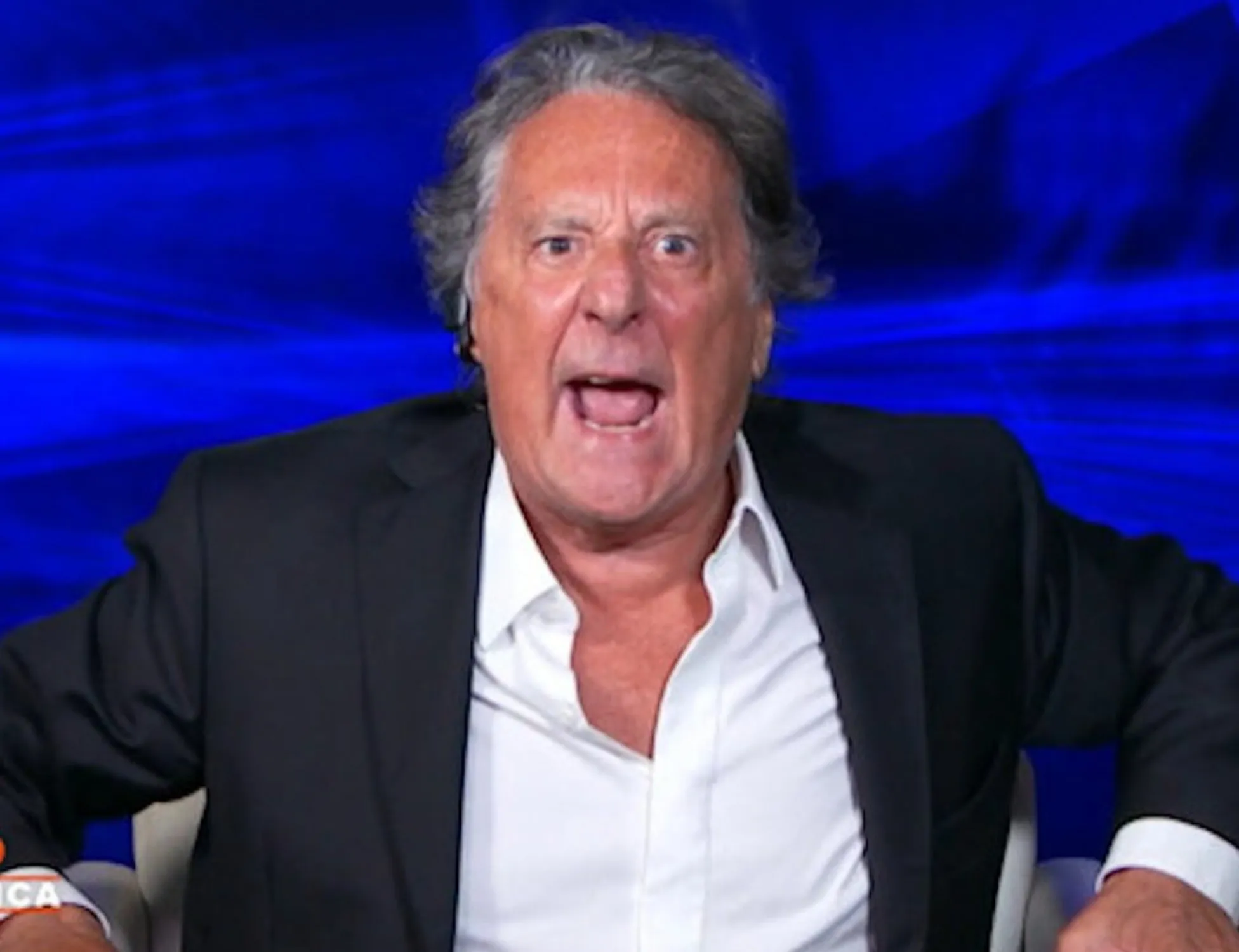 Leggi l'articolo: "Saltate finché non crolla il palco": fango su Meloni