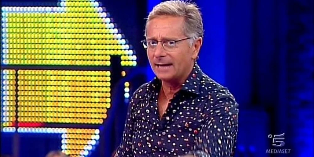 Paolo Bonolis scarica e affonda Matteo Renzi: "Vi spiego qual è il suo problema"