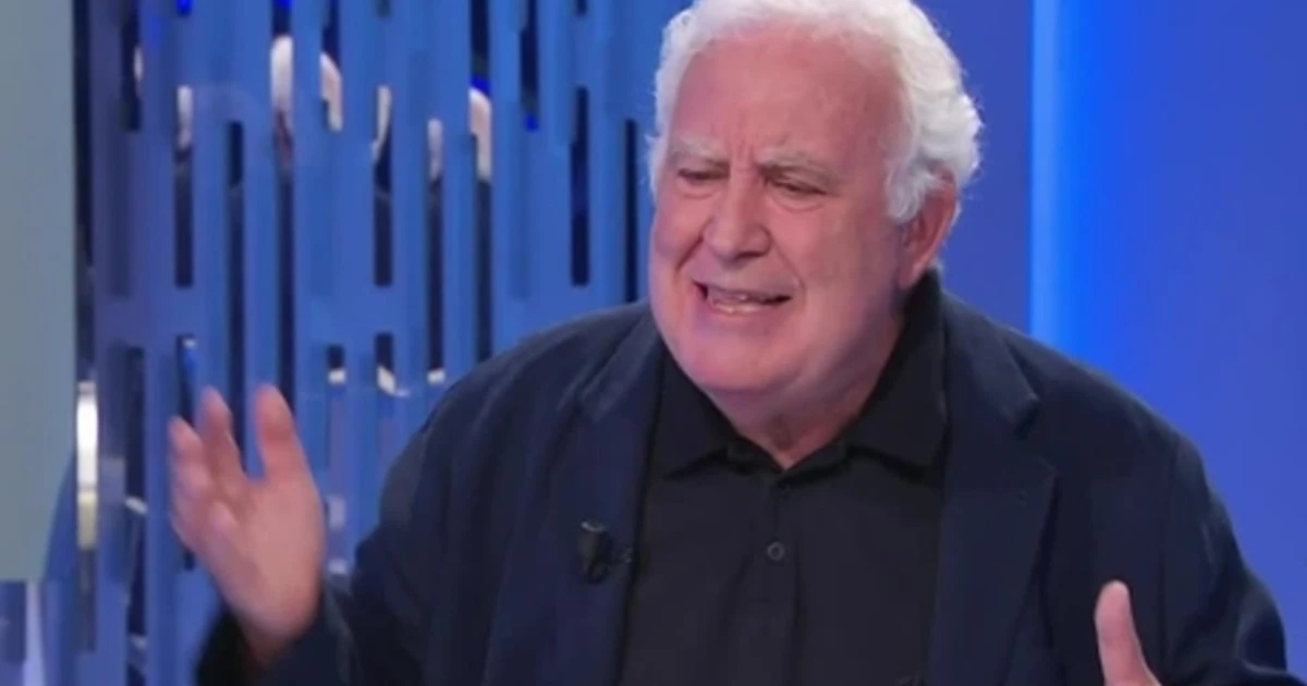 Michele Santoro fuori controllo: "Mettiti la divisa e vai a fare la guerra"