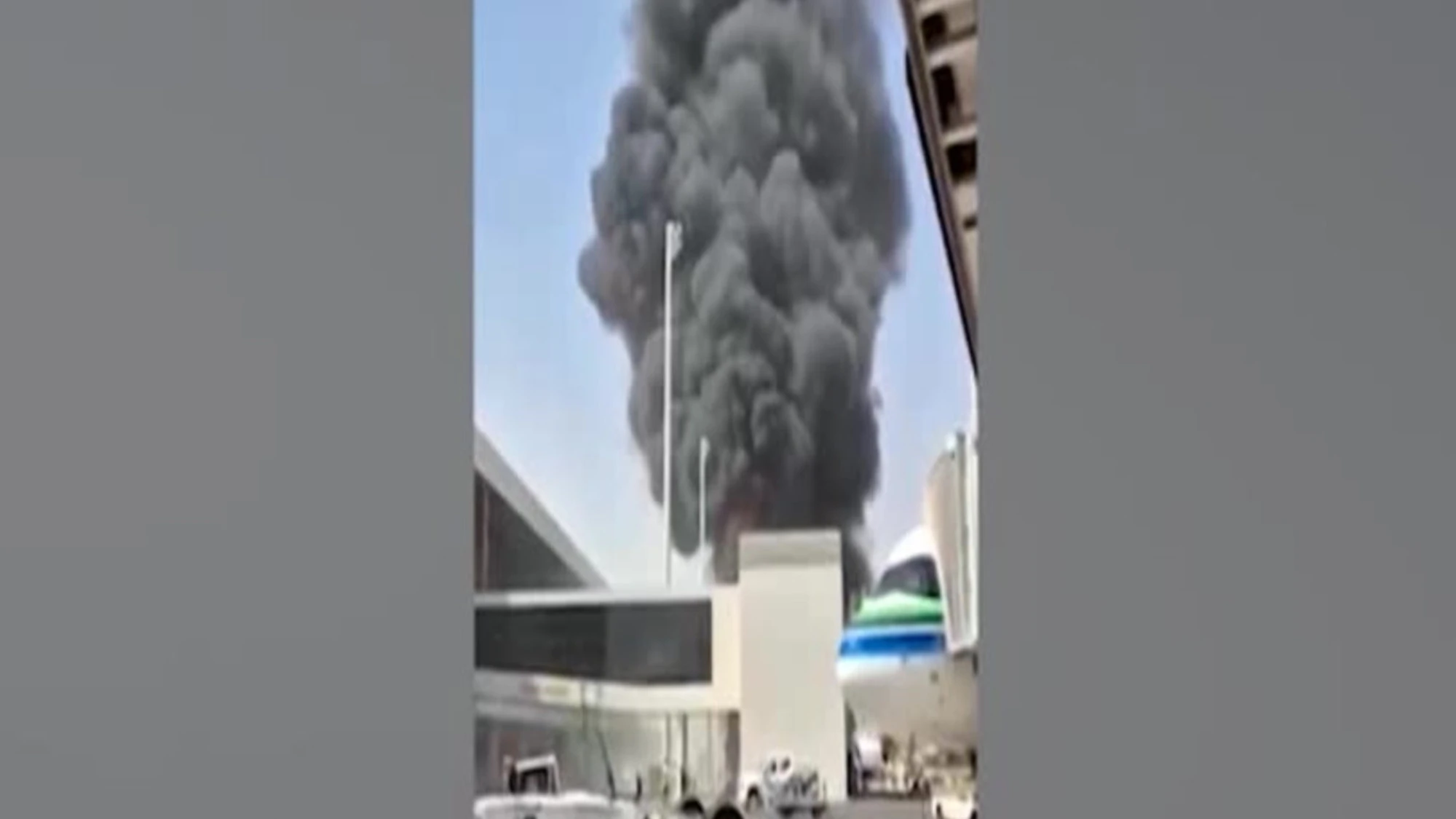 Riad, attacco degli Houthi all'aeroporto: almeno 12 morti e oltre 300 feriti