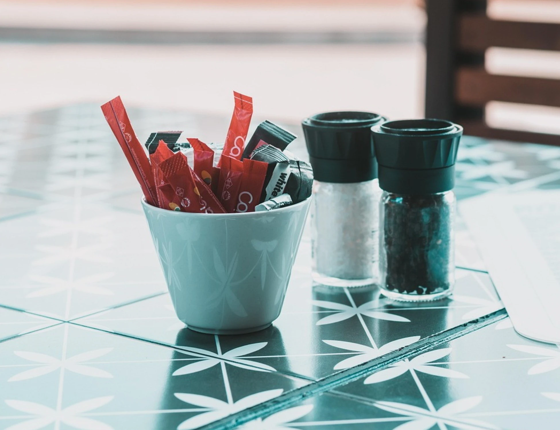 Ue, la farsa delle ecobustine di zucchero: prima imposte, poi vietate