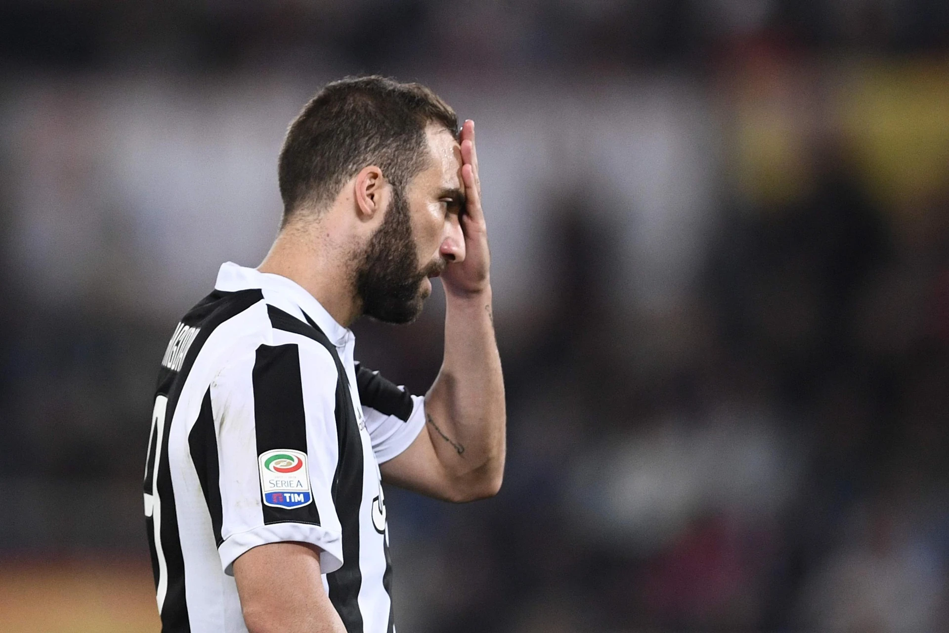 Gonzalo Higuain sempre più lontano dalla Juventus: "Sì, mi piacerebbe giocare lì", è quasi addio