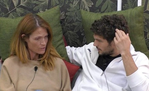 Grande Fratello Vip, il momento più disastroso di sempre: Jane Alexander e la voglia di corna, Elia la umilia