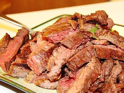 All'ambiente 'costa' 188 metri quadri a settimana un menù a base di carne