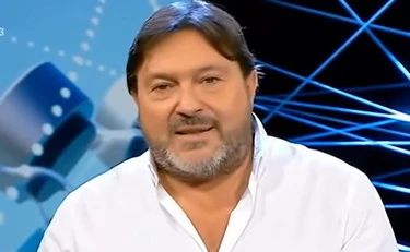 https://media.liberoquotidiano.it/8NBLcKoACS8pyLwEi3EaVILHQGmz7CpBFYfsPw92KZc/width:800/quality:90/aW1hZ2VzLzIwMjUvMTAvMjcvMDUwOTQzNDI1LTliMDViN2QwLWVmZTAtNGVjOS05N2IzLTRlMjRiODVmZGFkOC5qcGc.webp