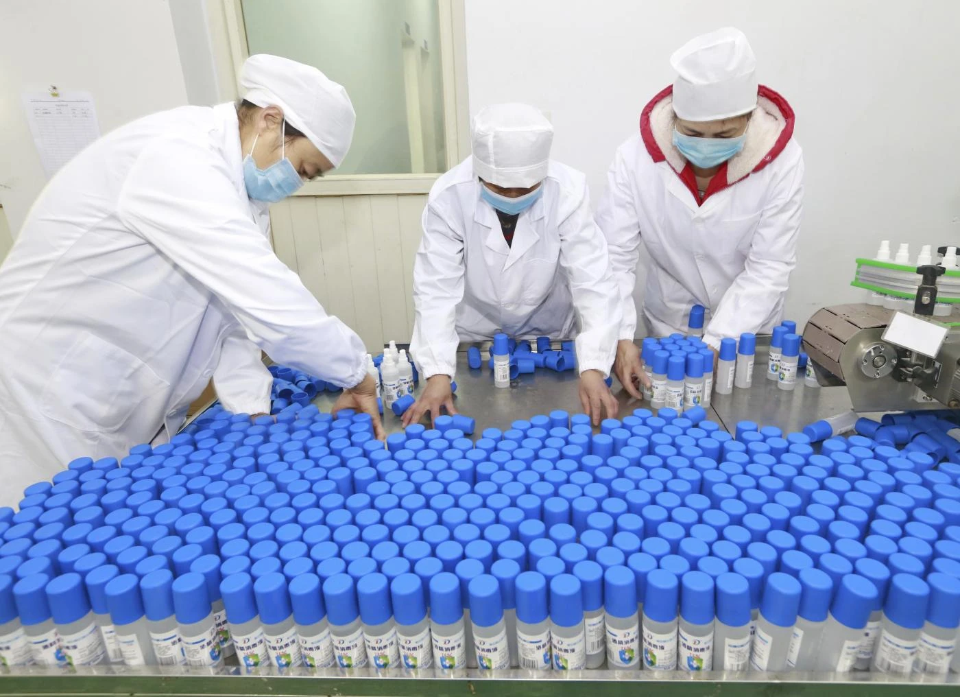 Coronavirus, l'ordine per e-mail del regime ai medici di Wuhan: non parlate del contagio