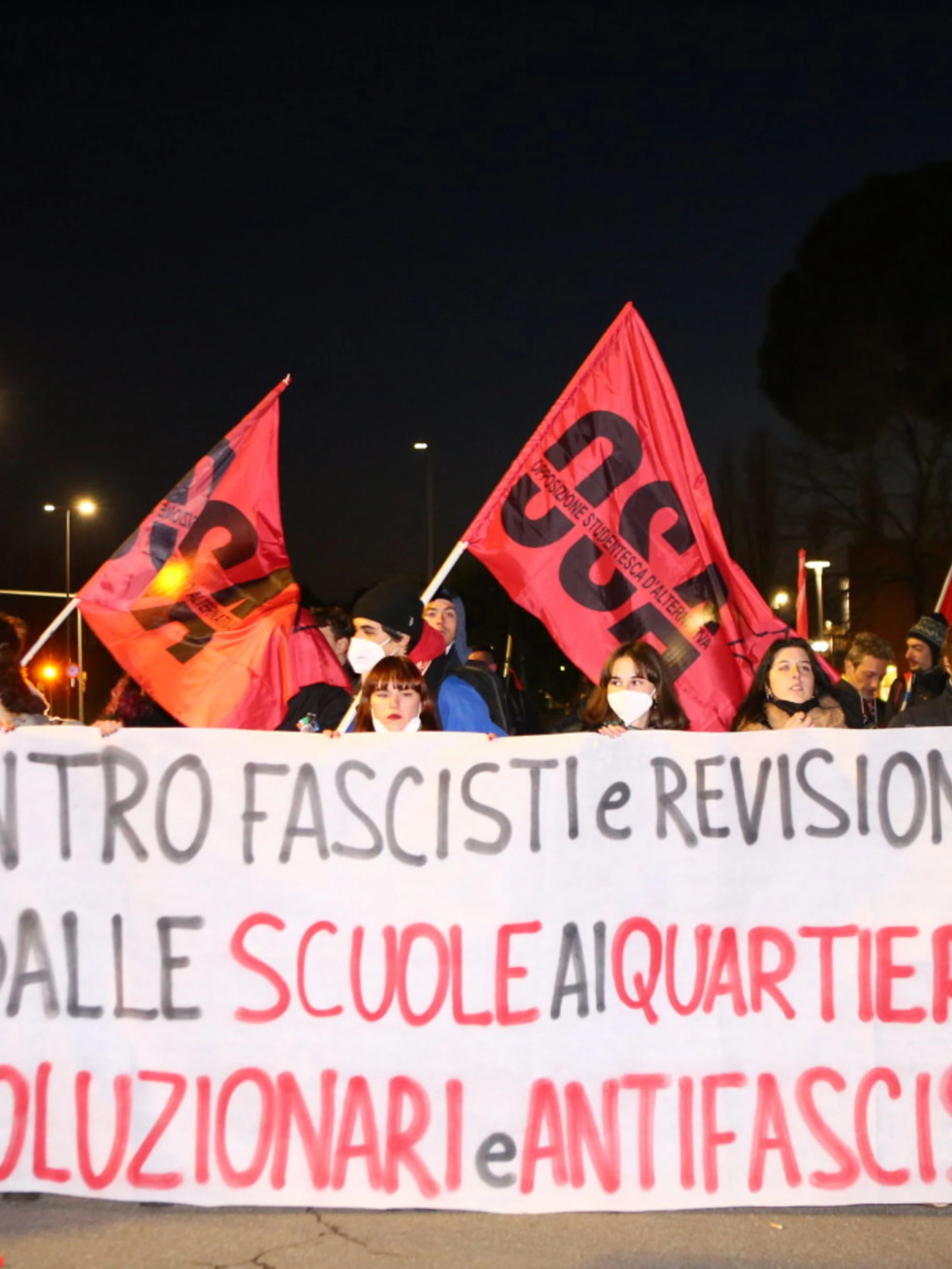 Genova, sfregio all'infoibata. Furia-Fdi: "E il Pd strizza l'occhio a questi teppisti"