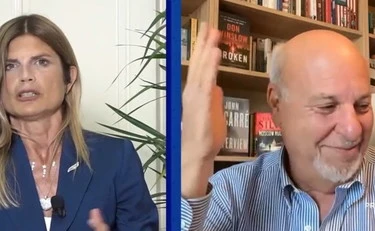 L'aria che tira, Friedman la irride e Ravetto sbotta: da Parenzo succede di tutto