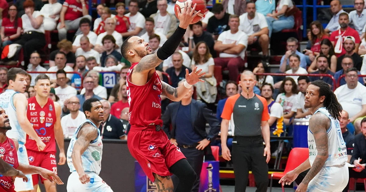 Olimpia Milano, Napier e Datome decisivi: finali scudetto, Virtus Bologna battuta in gara 1