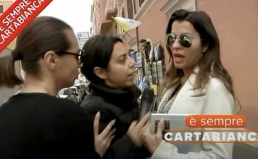 La presentatrice Conte torna a parlare: "Chiedo rispetto, tra poco saprete tutto"