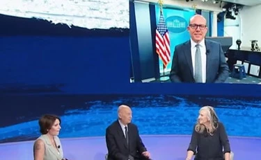In Onda, Paolo Mieli incalza l'autore dell'intervista a Trump: "Come hai fatto a telefonargli?"