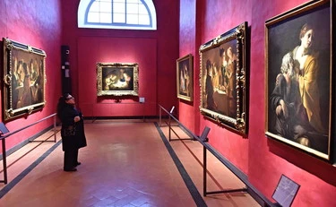 Firenze, infiltrazione agli Uffizi: acqua sul Bacco del Caravaggio