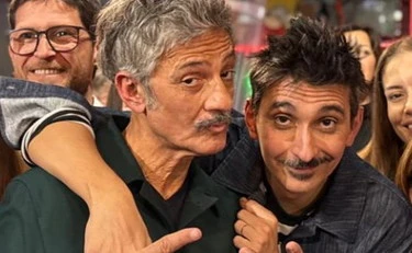 La Pennicanza, Tony Pitony spiazza Fiorello: "Le foto dei piedi"