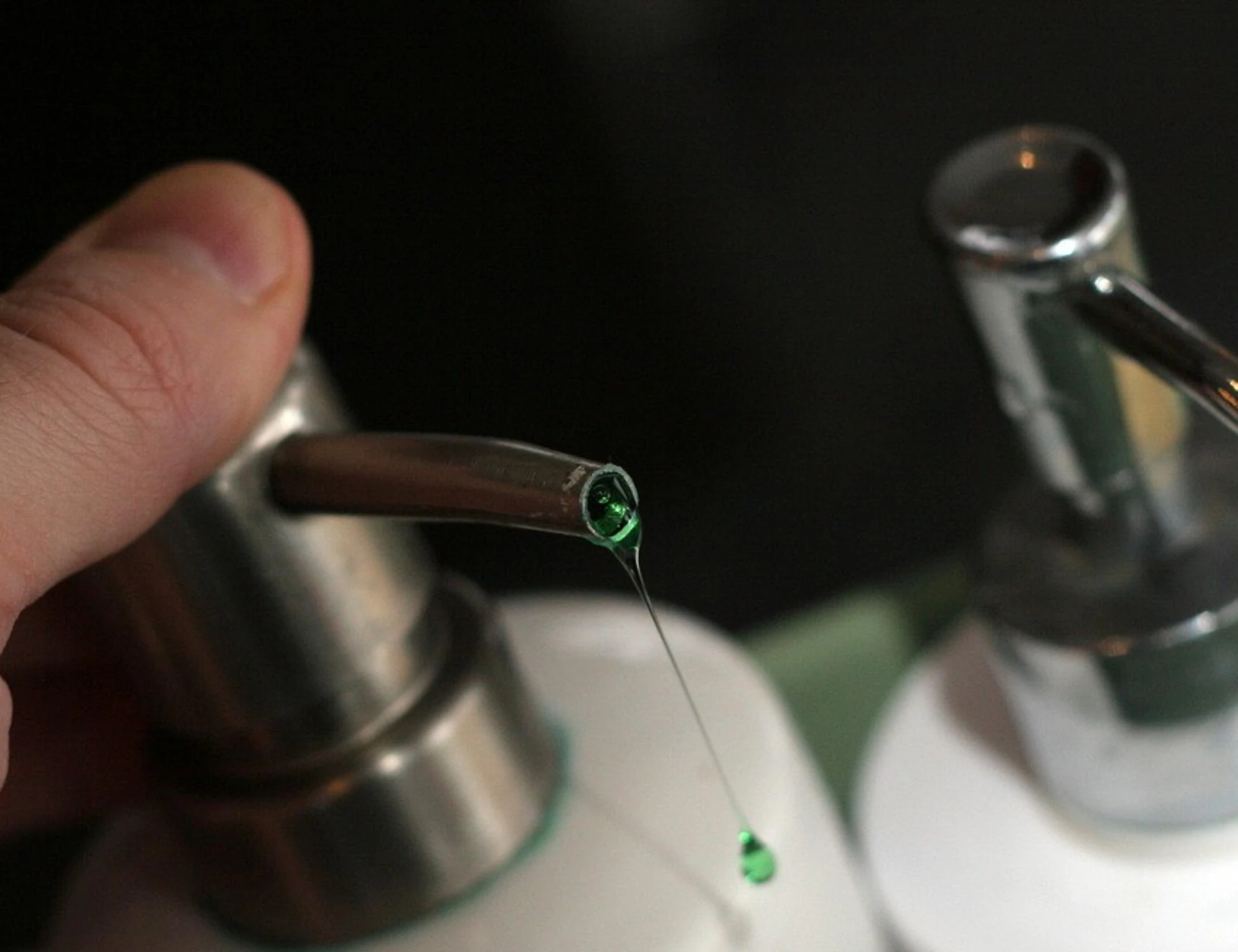 Bolzano, bloccato il detergente per piatti: svolta sui neonati morti