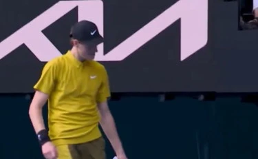 Jannik Sinner, lo spettro del ritiro agli Australian Open: "Possono essere guai"