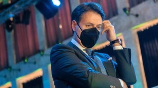 Giuseppe Conte, la big grillina smonta il diktat-Rai: "Non so quanto dura"
