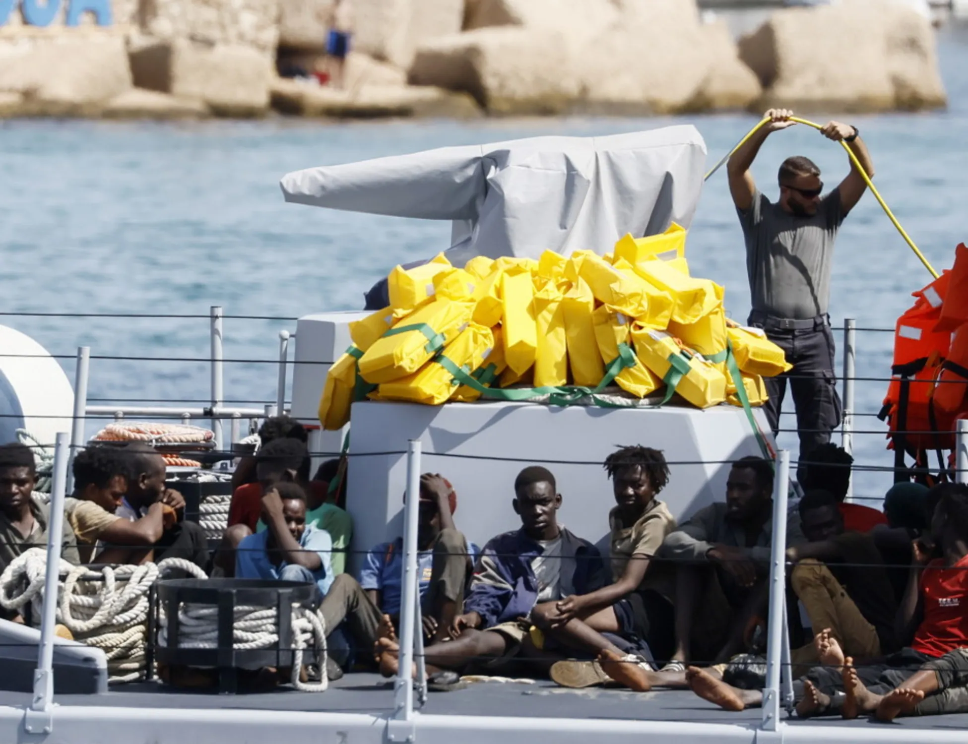 Leggi l'articolo: "Migranti, alleanza-Giorgia per le deportazioni": un titolo farneticante sul "Domani"