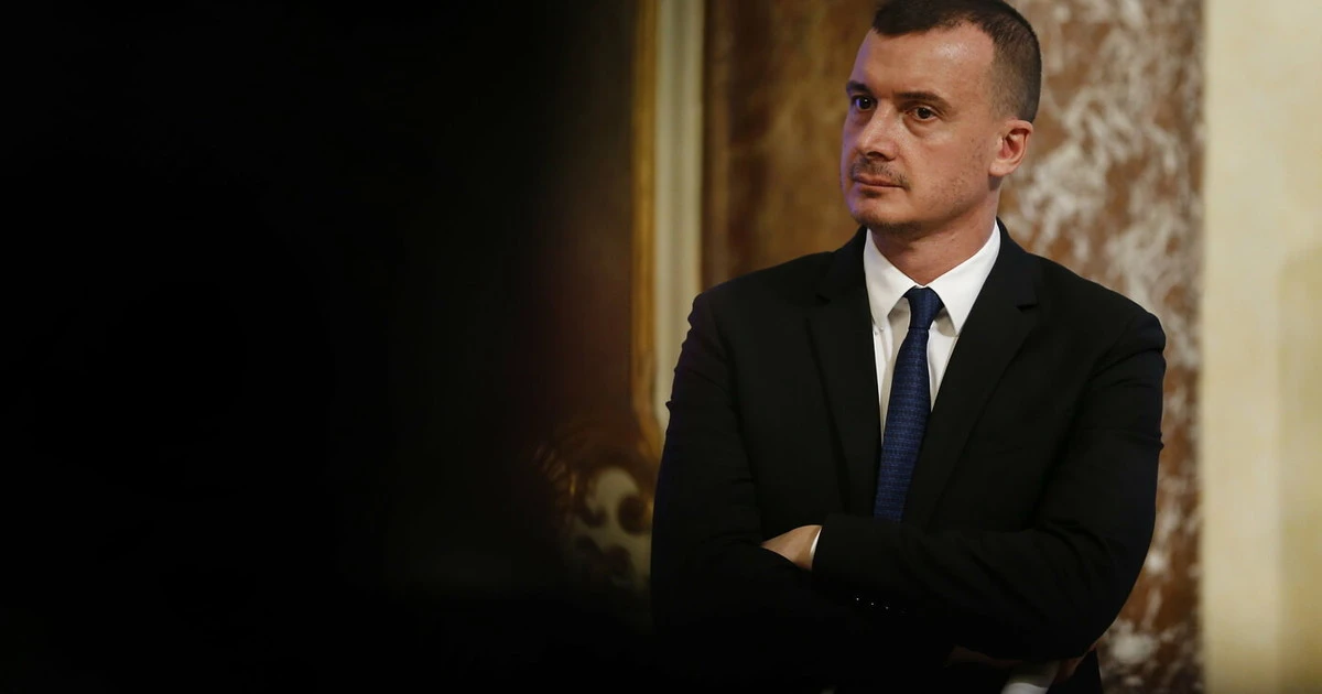Rocco Casalino oltre il ridicolo, elogio pubblico a Giuseppe Conte: "Dopo tanti insulti, grazie presidente"