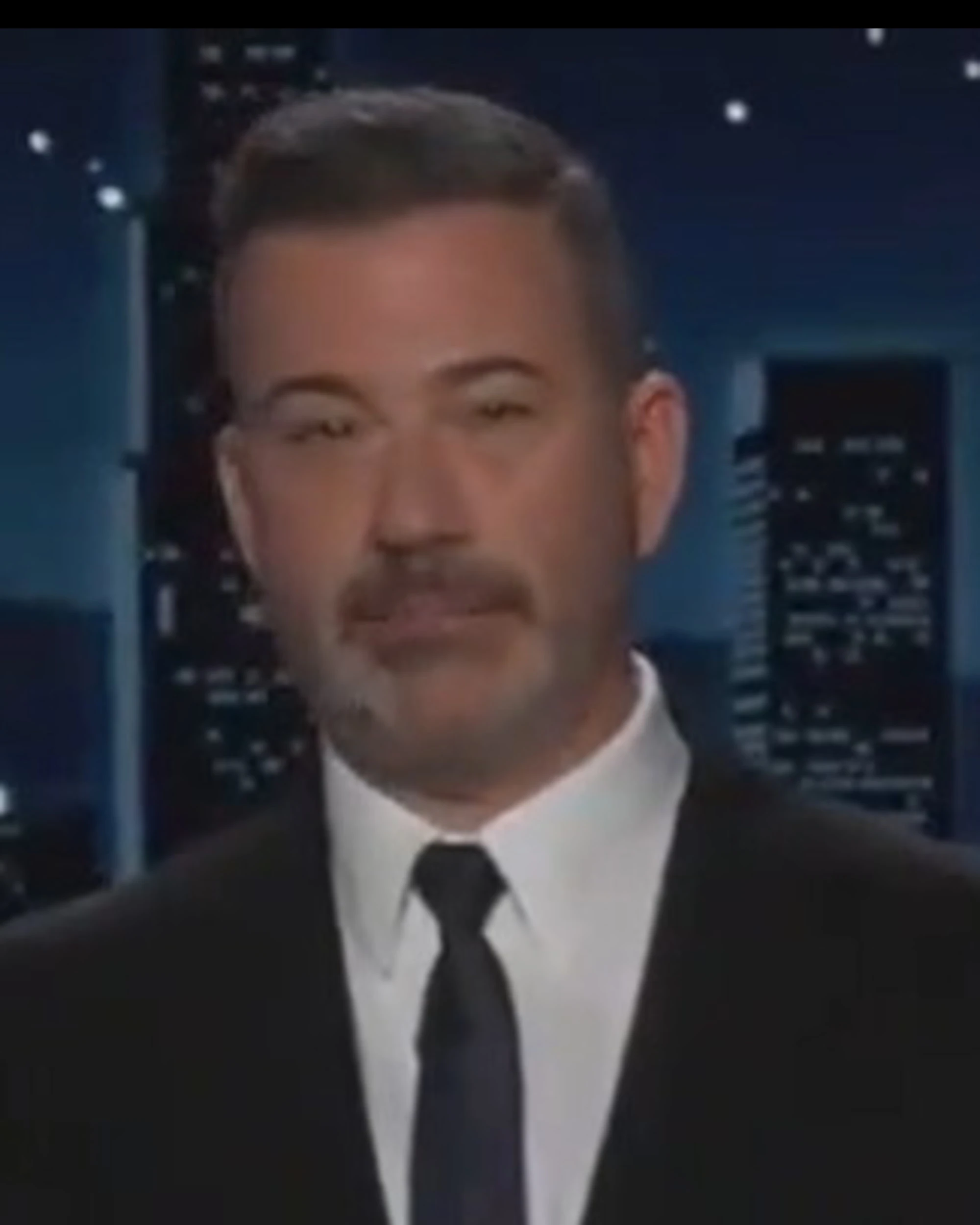 Kimmel sospeso, esplode il caso. Trump: "Tv contro di me, revocare le licenze"