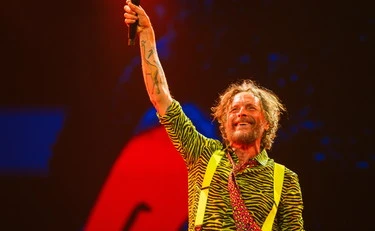 Jovanotti sul palco fa scoppiare un putiferio: "A Barletta c'era l'amianto..."