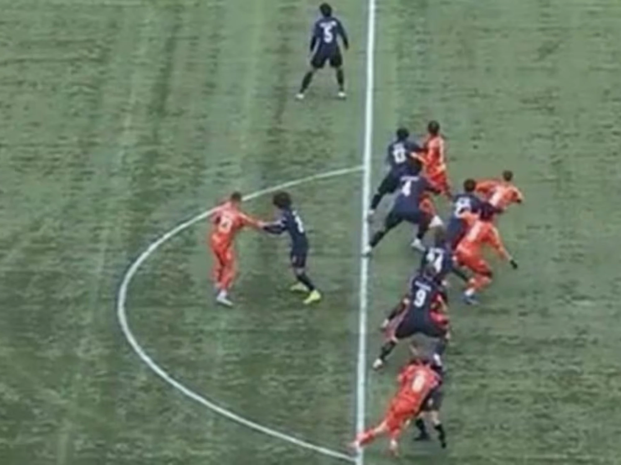 Fuorigioco, applicata per la prima volta la regola di Wenger: occhio a questa foto