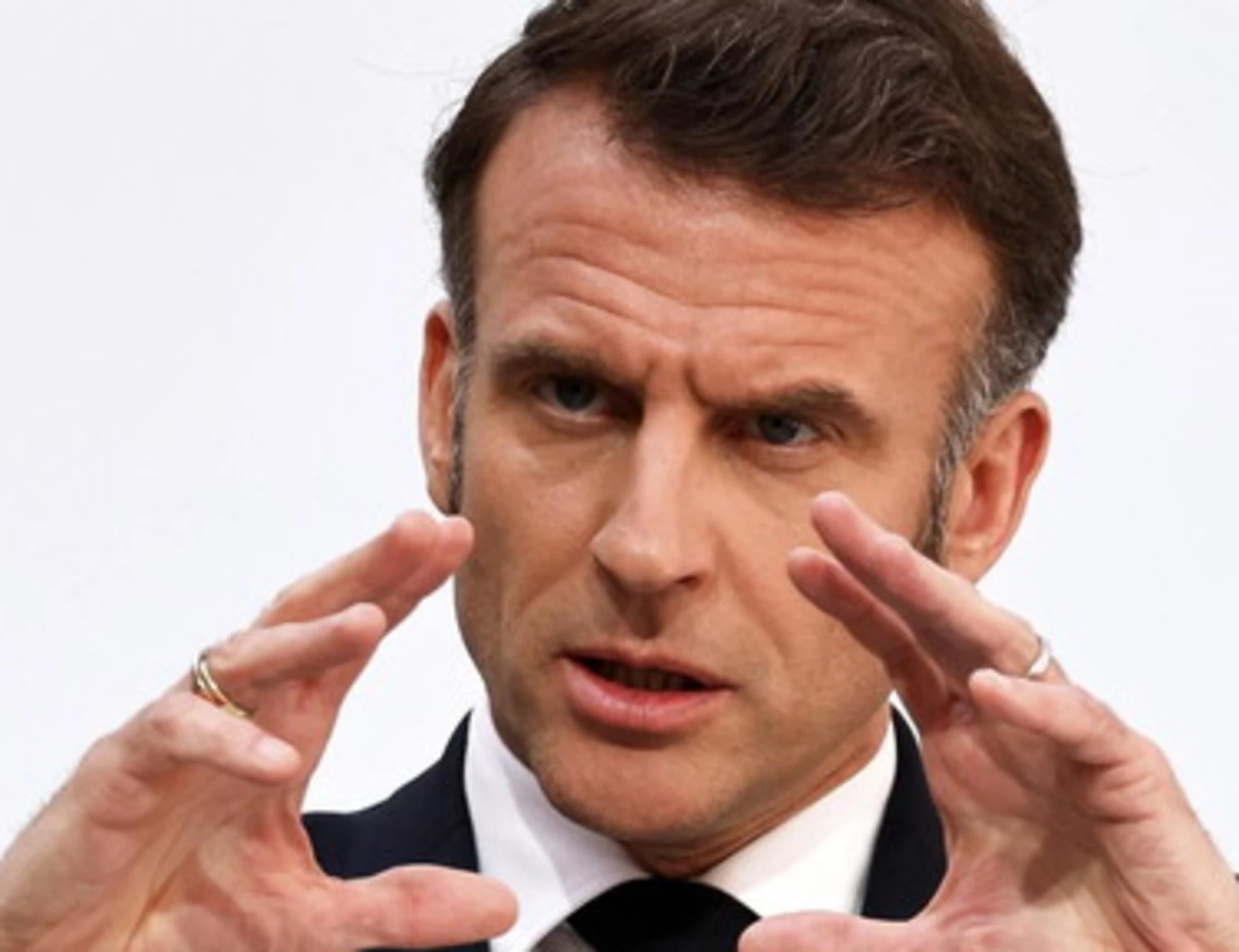 Macron, la lezione dell'Italia: "Noi abbiamo già fatto"