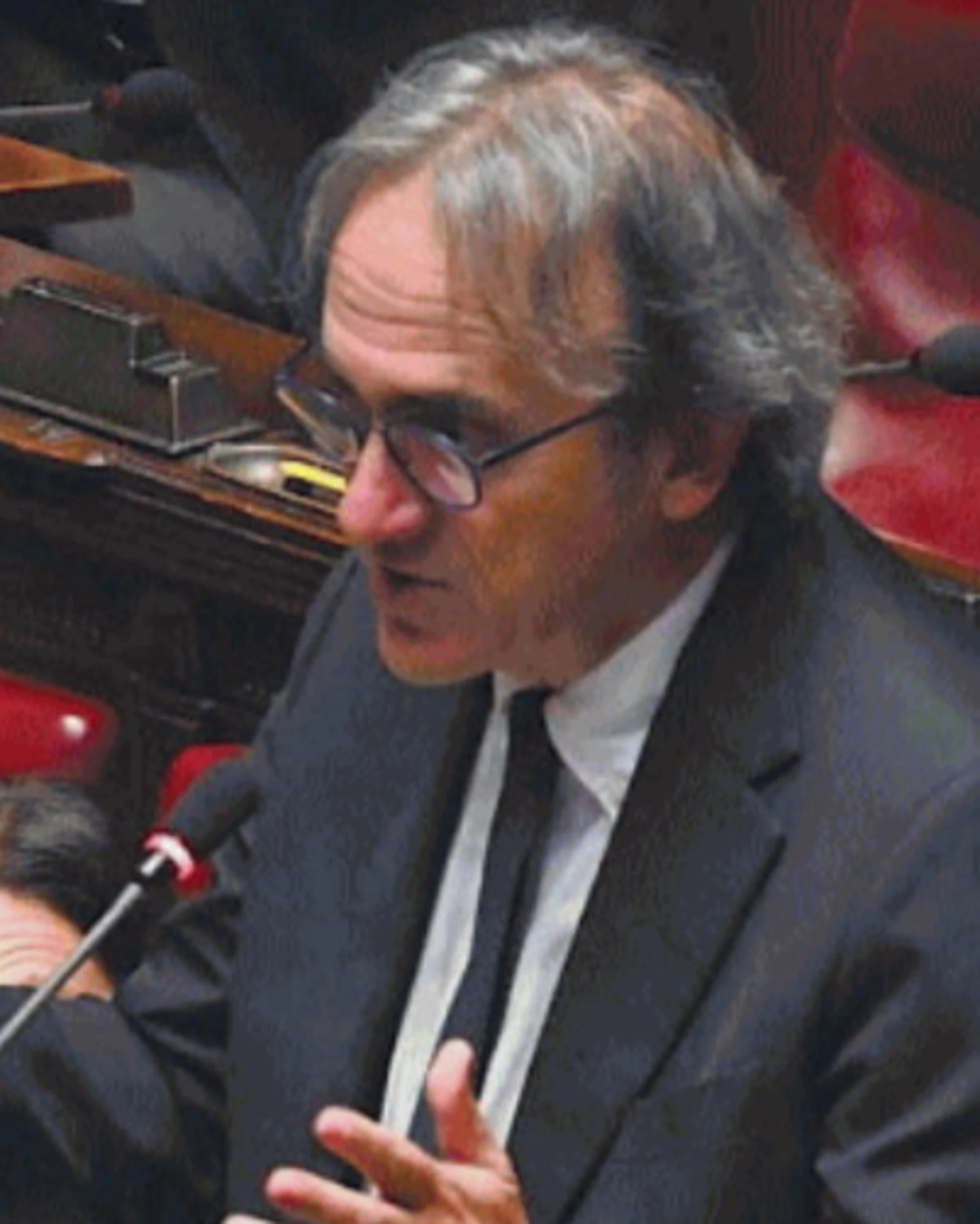 Bonelli insulta Meloni: "Patrioti? No, traditori". Eppure sui dazi...