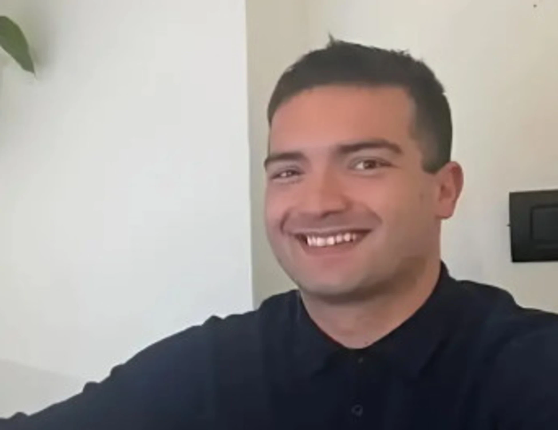 Samuele Spinelli morto durante il fermo di polizia, ma è un italiano in Spagna: la sinistra resta muta