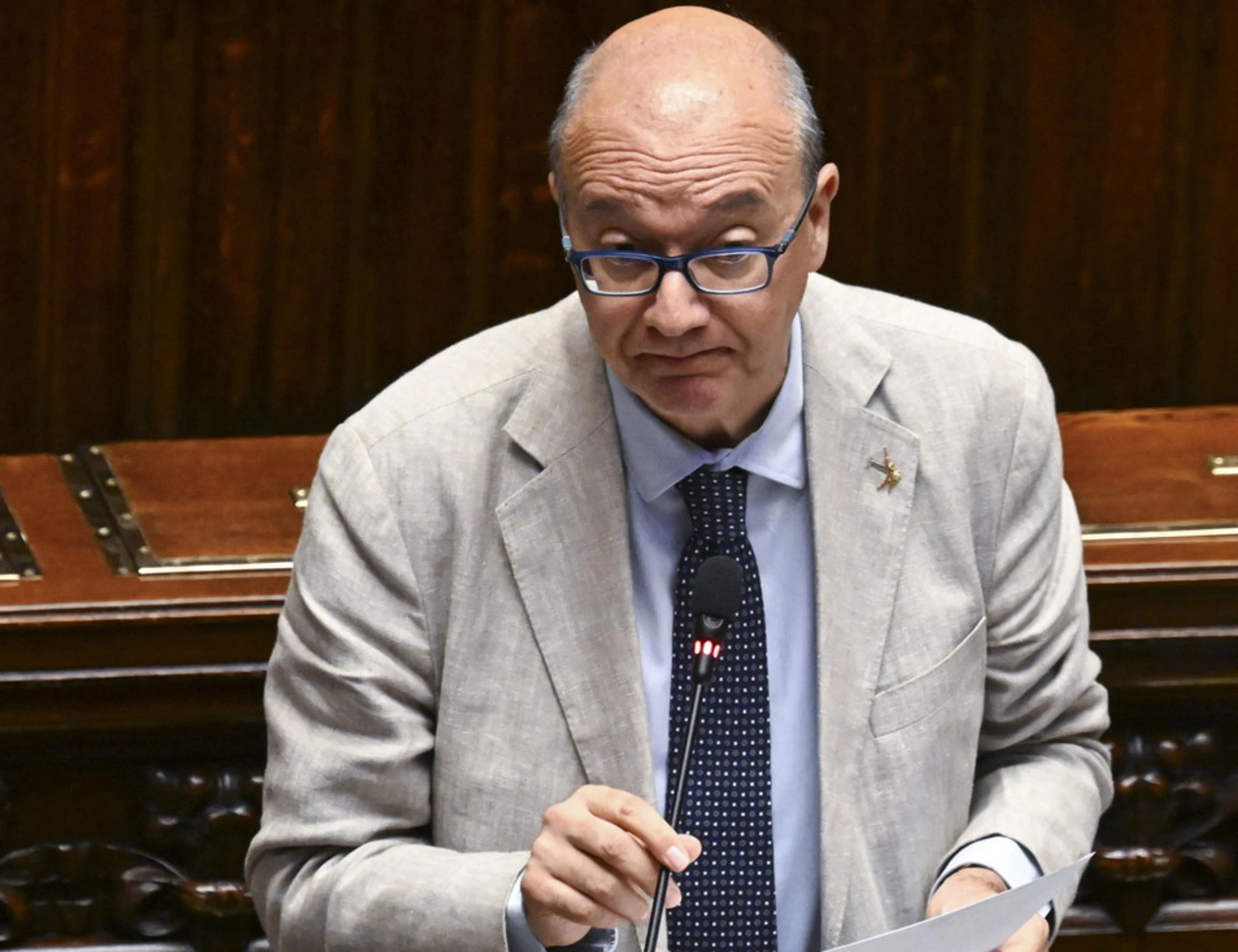 Giuseppe Valditara, orrore al Ministero: recapitata una busta con proiettile
