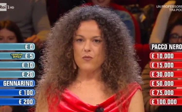 Affari tuoi, rivolta sui titoli di coda: "Cambiate il notaio"