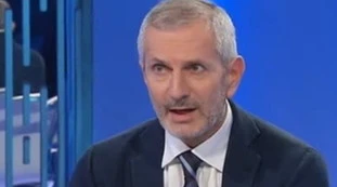 Gianrico Carofiglio insulta gli italiani in piazza con il centrodestra: "Manipolo di gente sudata"