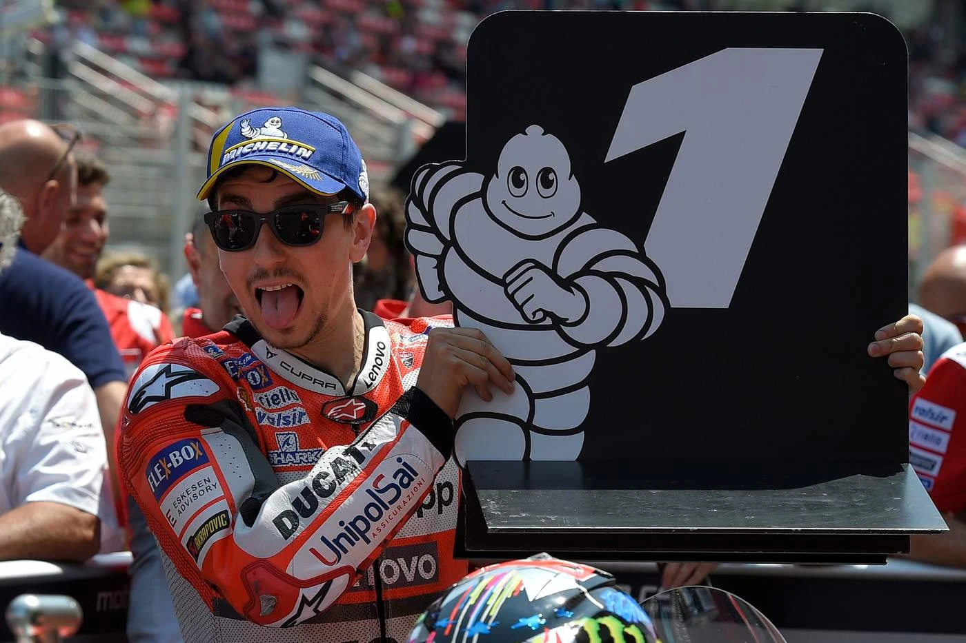 MotoGp, Catalogna: Jorge Lorenzo trionfa ancora. Poi Marquez e Rossi, Dovizioso cade e saluta il mondiale