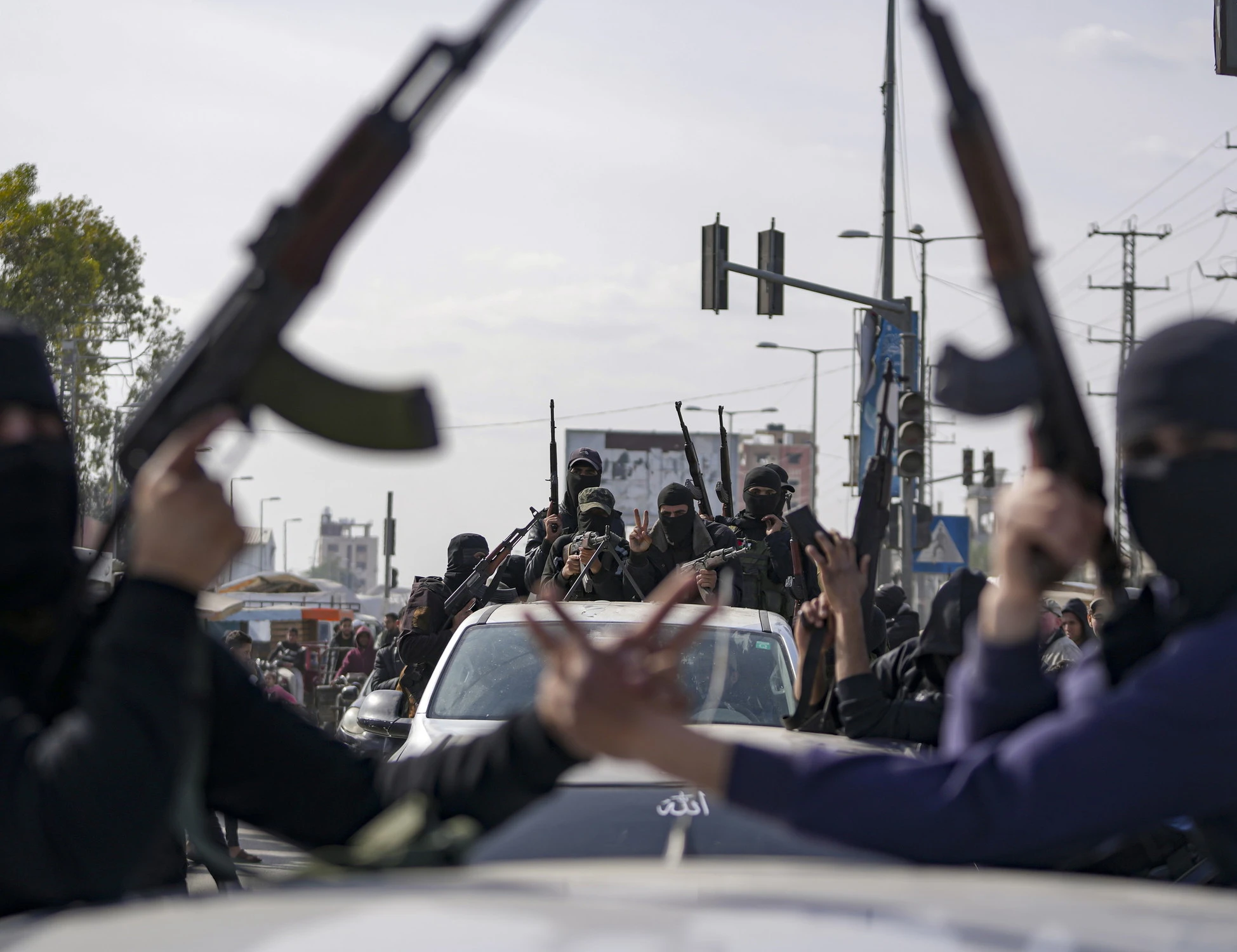 Gaza, Hamas pronto a rilasciare ostaggi. Trump: "È un grande giorno"