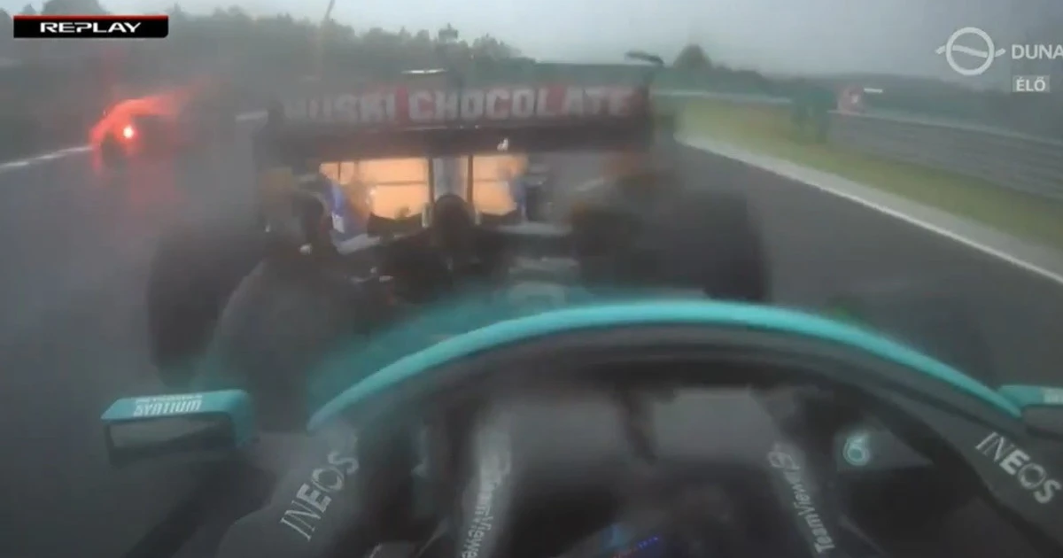 Gp Ungheria, Valtteri Bottas da arresto: partenza delirante e scorda di frenare. Pazzesco incidente alla prima curva, tutti fuori