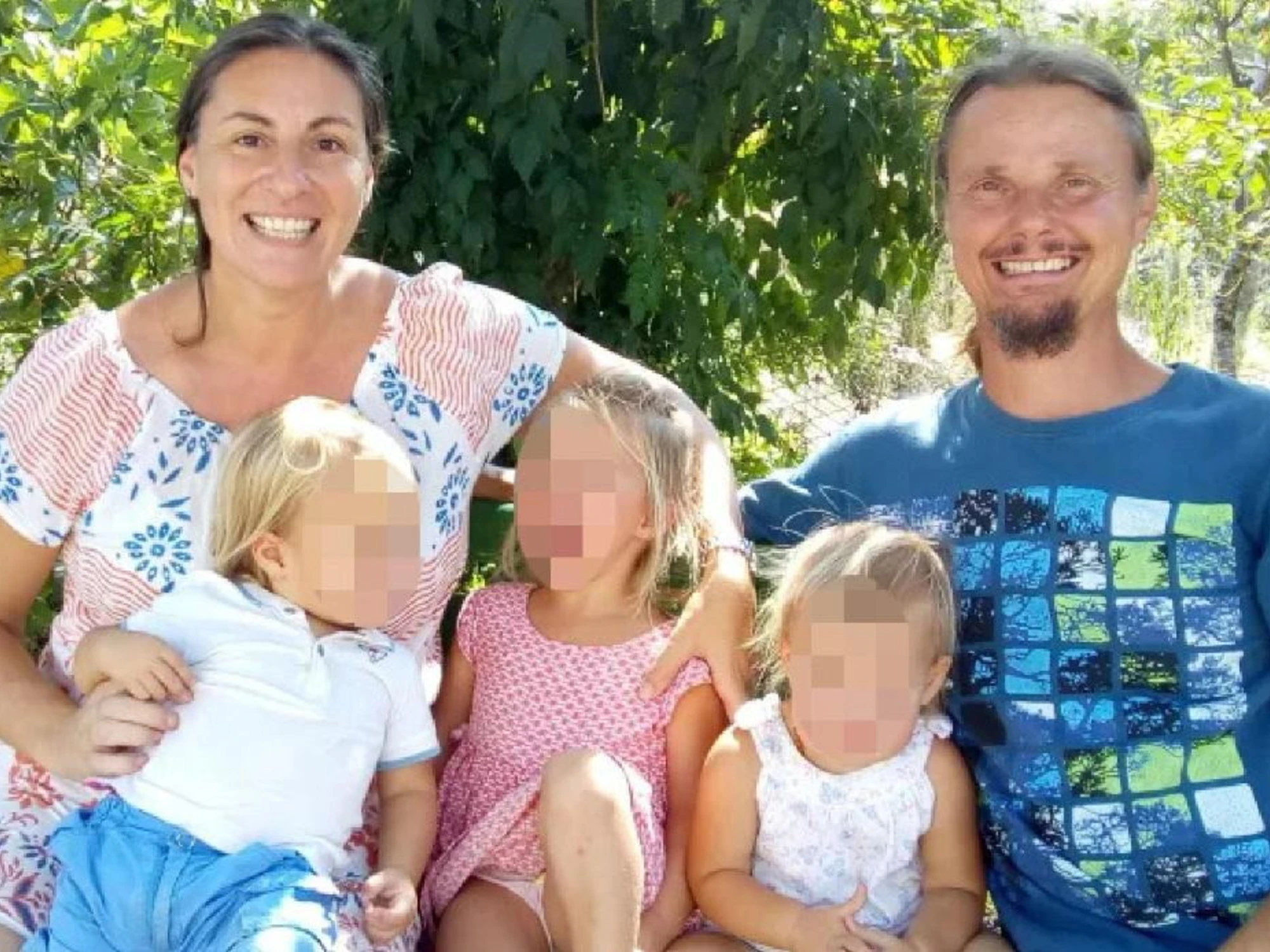 Famiglia nel bosco, la sinistra sta coi giudici: il caso deflagra