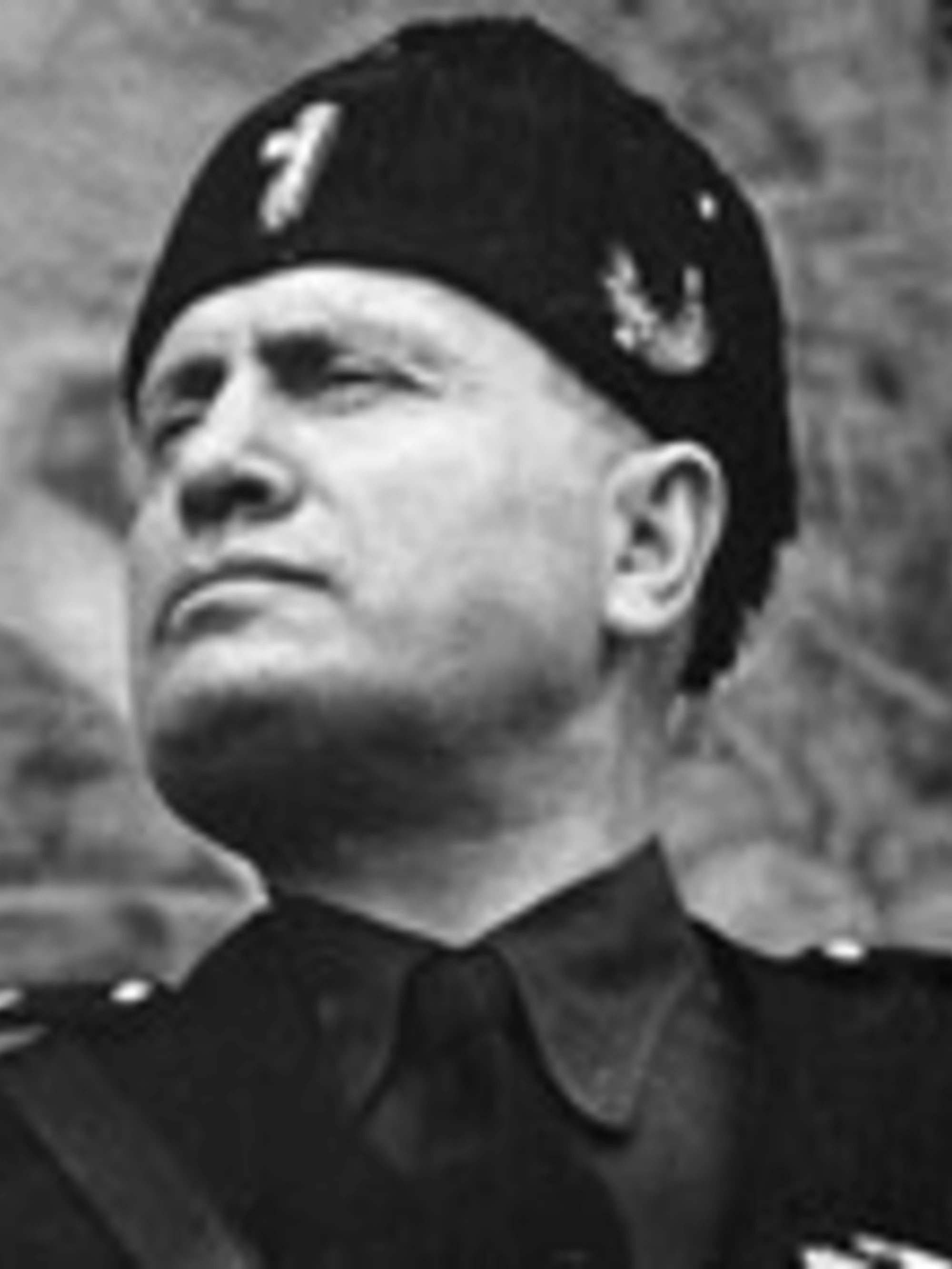 Il Duce fa ancora impazzire i compagni