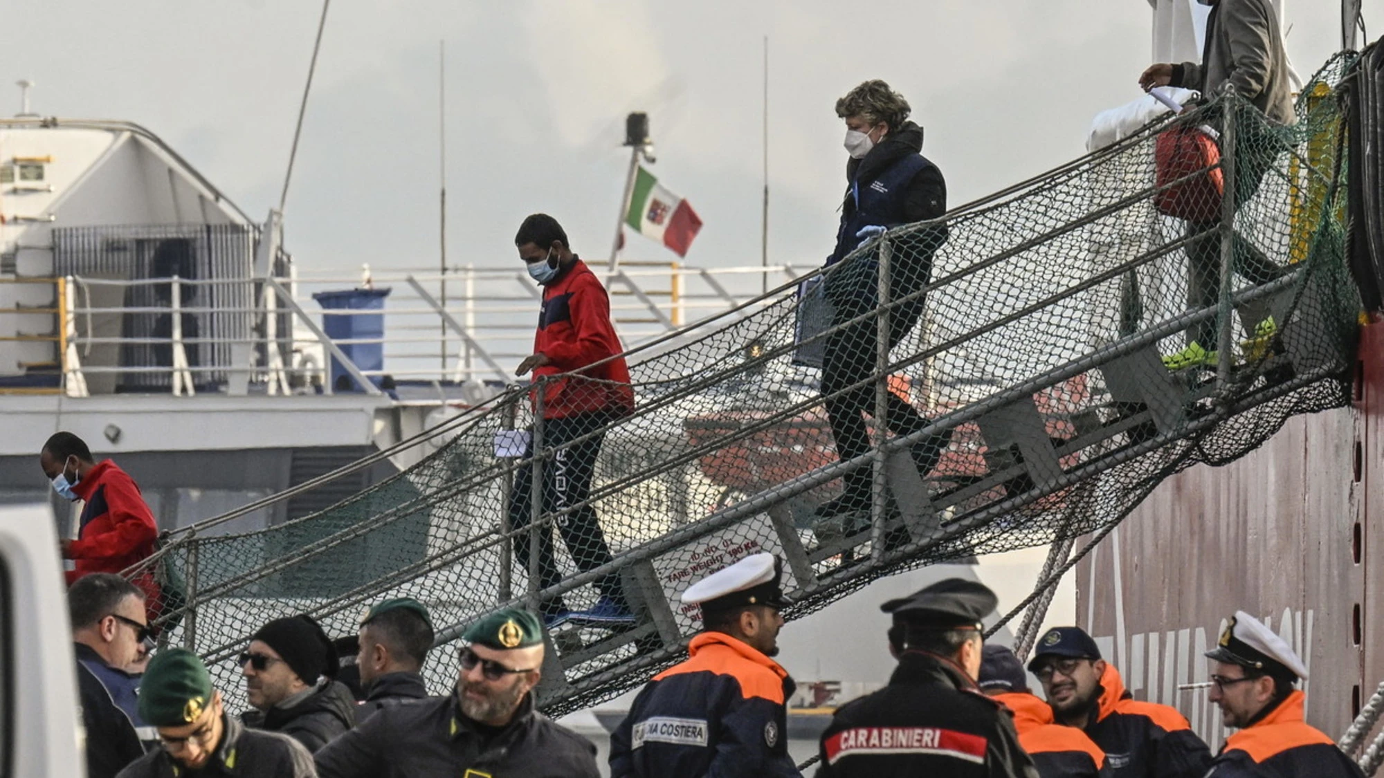 Migranti, l'Austra li rimanda in Italia: "Dal 12 giugno quattro espulsioni"