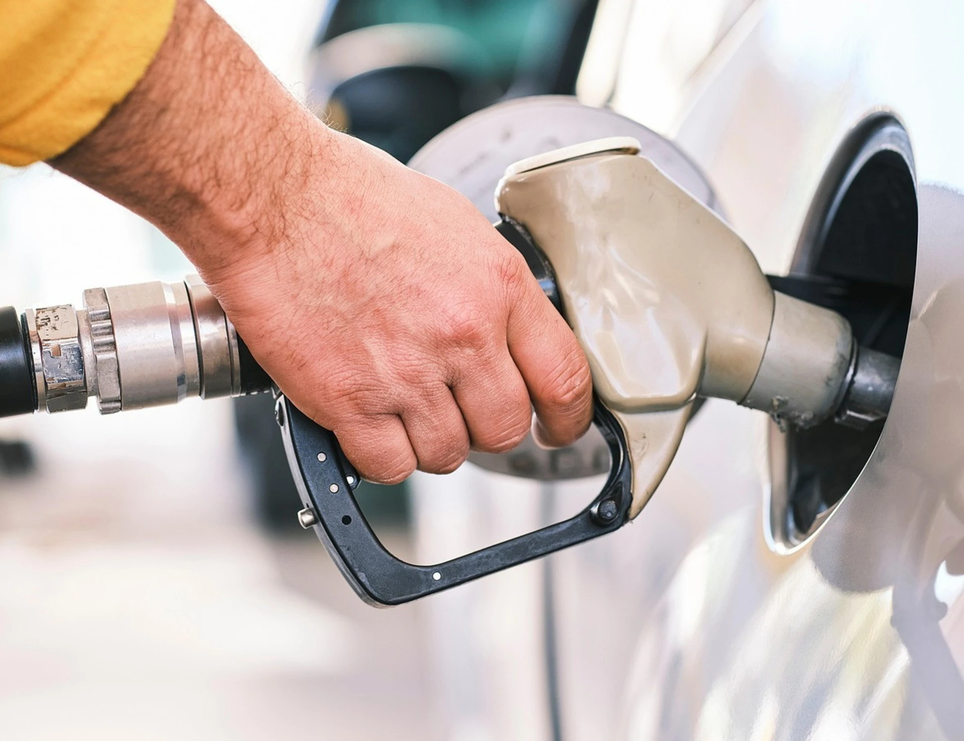 Benzina, "tasse su chi specula": l'ìdea del governo