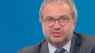 Claudio Borghi tira fuori le carte: "Dal Movimento 5 stelle mi rispondevano sempre: non ora che sale lo spread"