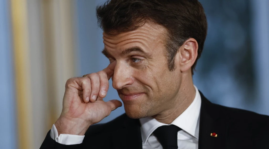 A Macron "basta un gesto". Profezia Prodi: arma nucleare, Europa condannata?