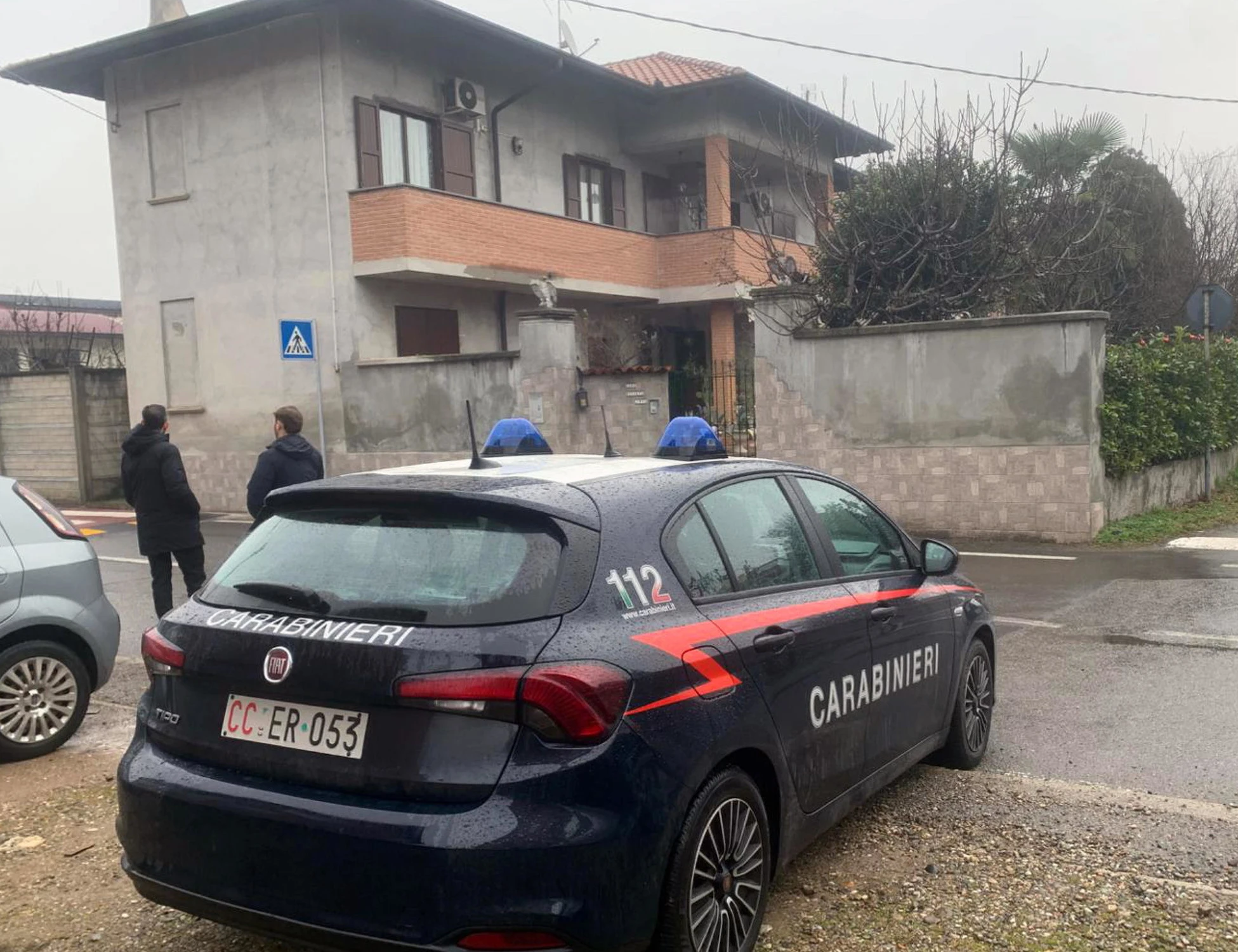 Jonathan Rivolta, la rabbia del padre: "Schifosi, cosa volete". Caos a Lonate