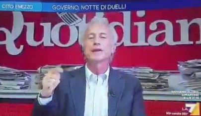 Otto e mezzo, il raptus manettaro di Marco Travaglio: "Esibire gli arrestati", in studio inorridiscono