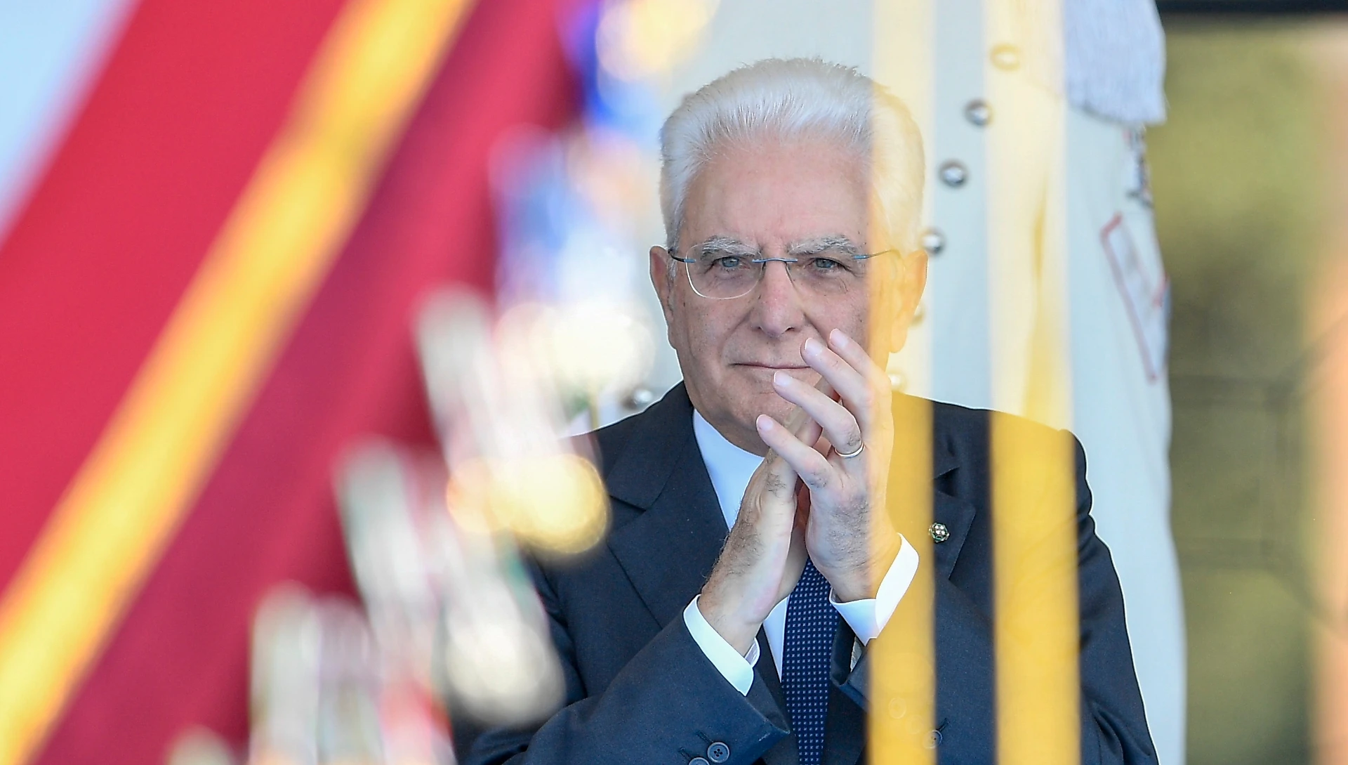 Decreto Sicurezza, Sergio Mattarella non ha ancora firmato: scontro con Matteo Salvini sugli immigrati